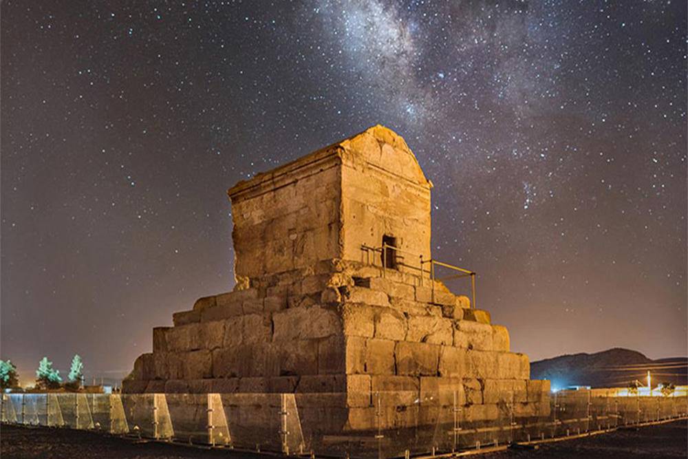 Shiraz-pasargadea-Palace-Cyrus the Great Tomb